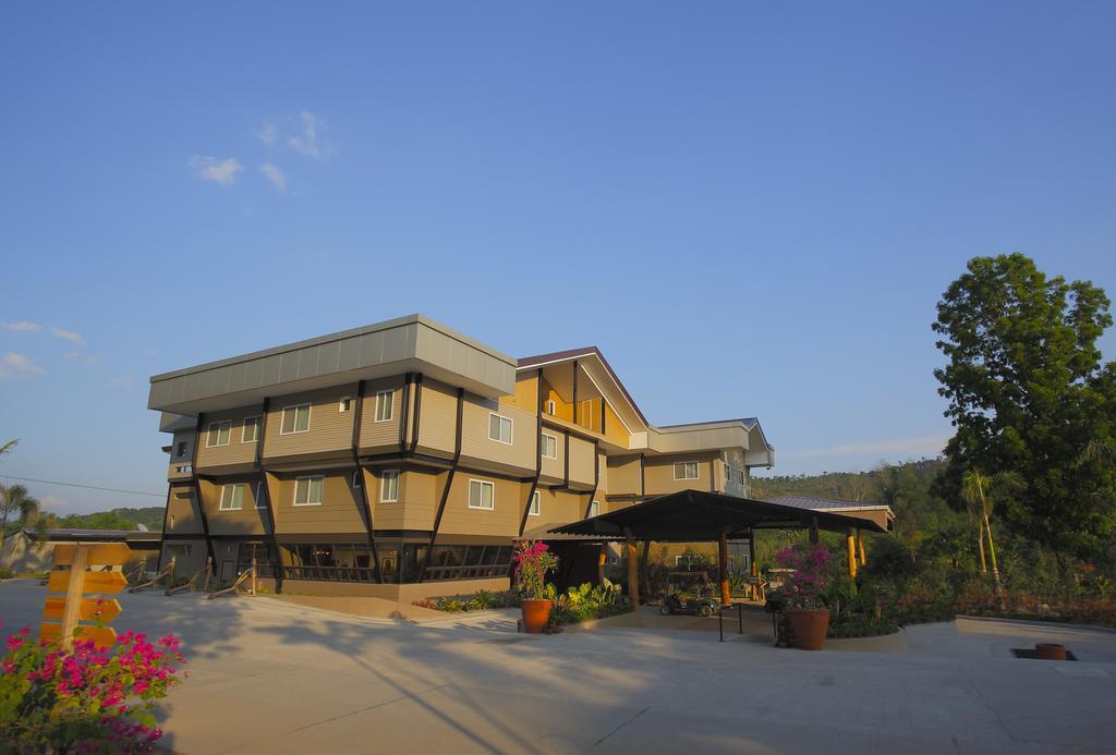 Green Canyon Leisure Farms Clark Field エクステリア 写真