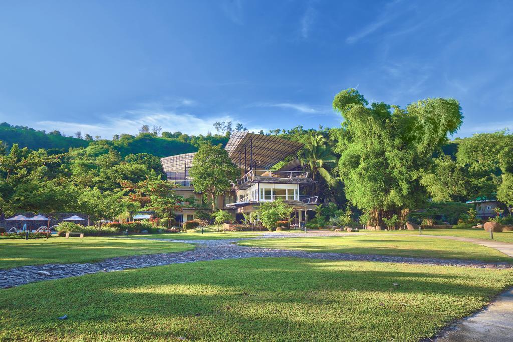 Green Canyon Leisure Farms Clark Field エクステリア 写真
