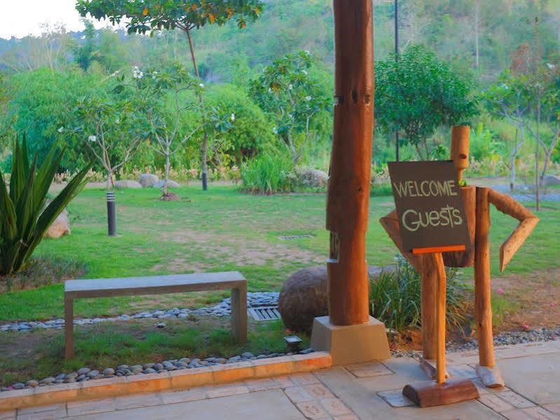 Green Canyon Leisure Farms Clark Field エクステリア 写真